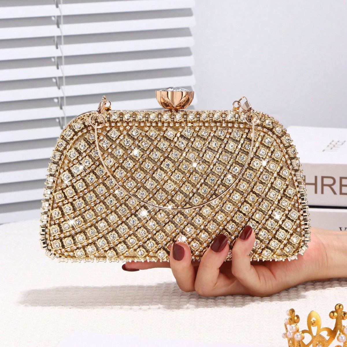 กระเป๋าคลัทช์ทรงกล่องประดับเพช - Wedding Vendor บทวิจารณ์และราคา